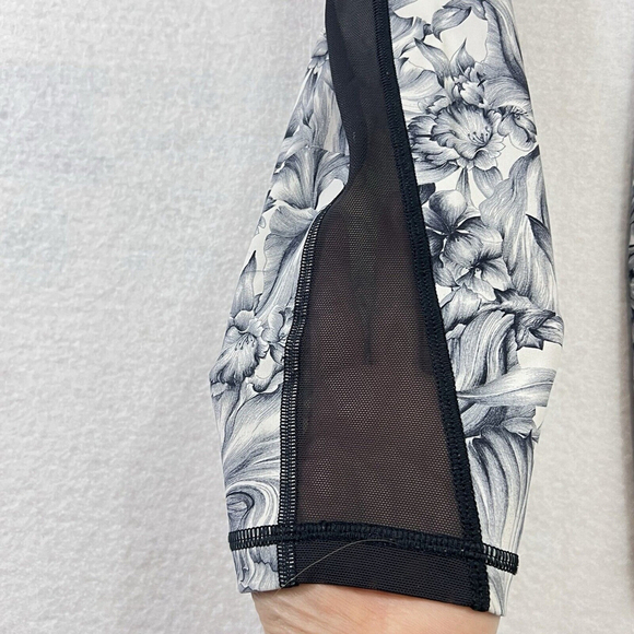 Lululemon Leggings Sz 6 Train Times 7/8 Pant Light Garden White Black Floral - Picture 10 of 13